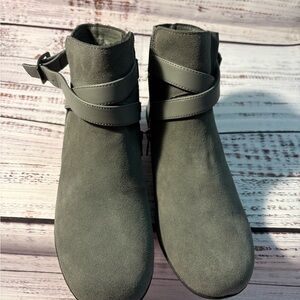 Skechers Women's Gray Ankle Booties Air-Cooled Memory Foam Size 8